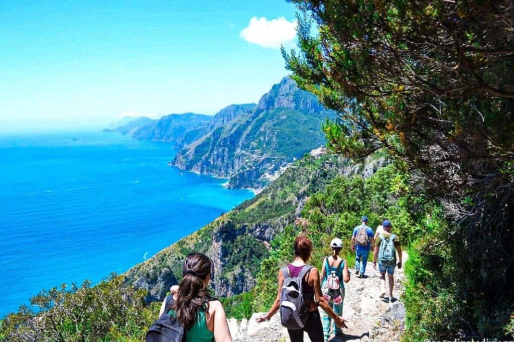 PATH OF THE GODS - TREKKING